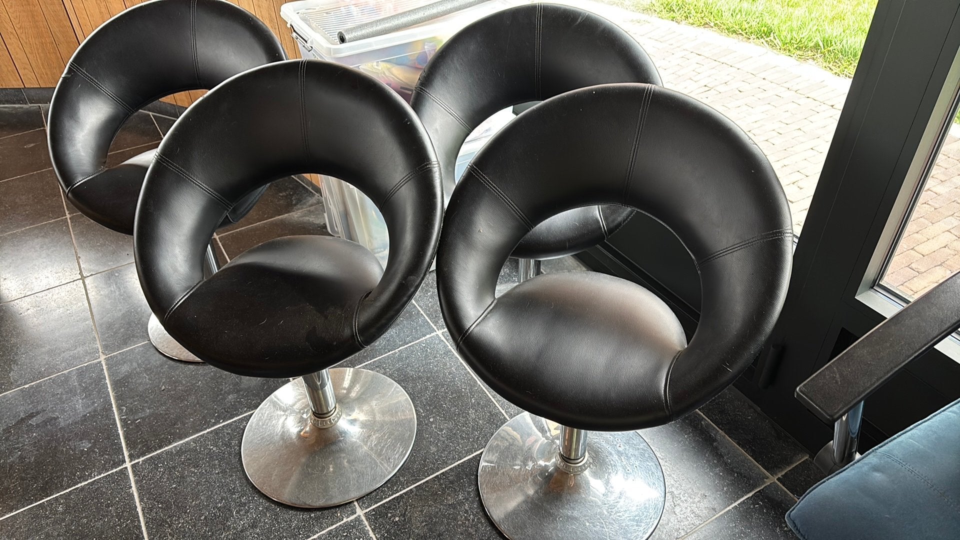 Gratis stoelen, Huis en Inrichting, Ophalen, Kunststof, Gebruikt, Zwart