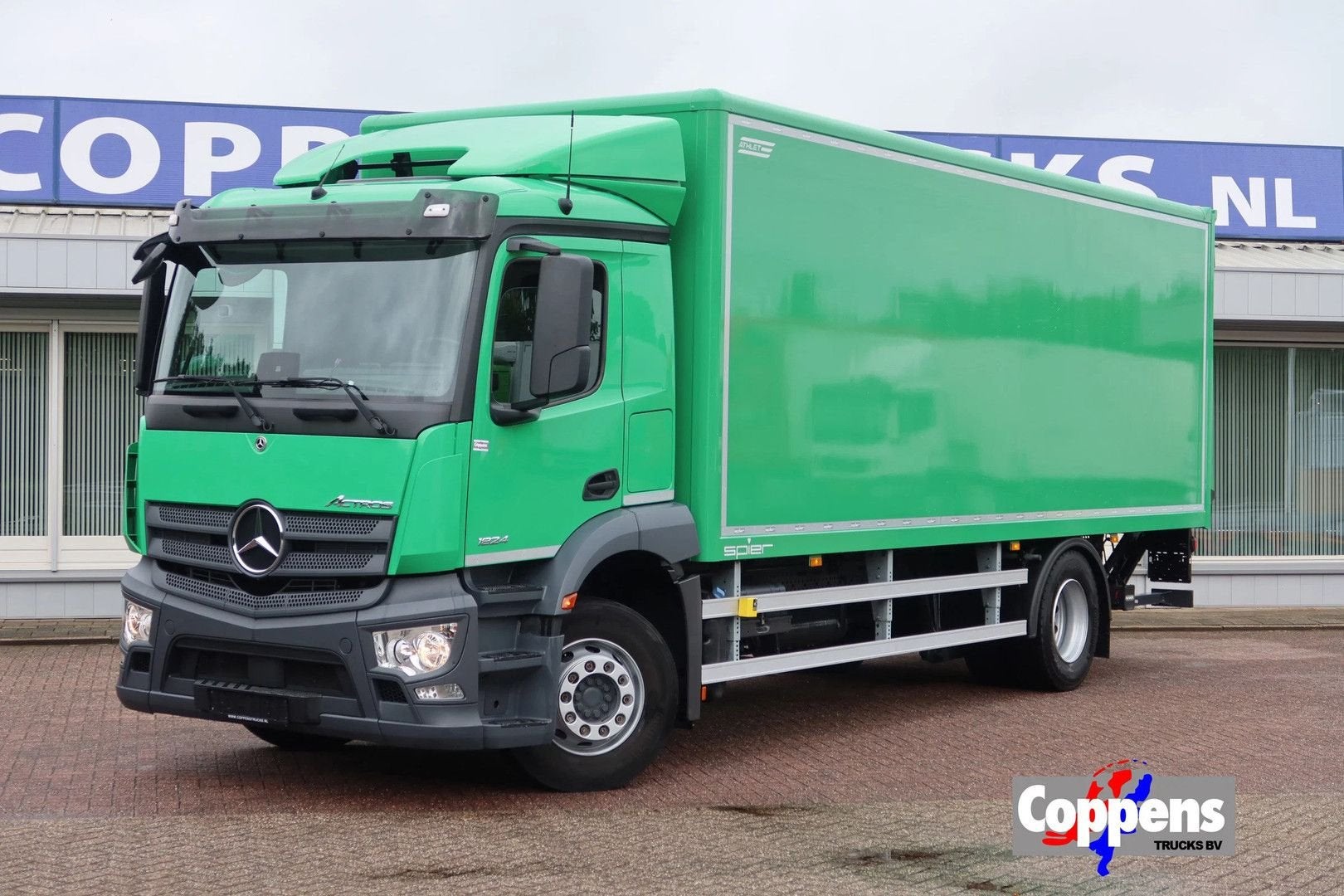 Mercedes-Benz Actros 1824 L Bakwagen + Laadklep 2000 kg, Auto's, Vrachtwagens, Automaat, ABS, Mercedes-Benz, Bedrijf