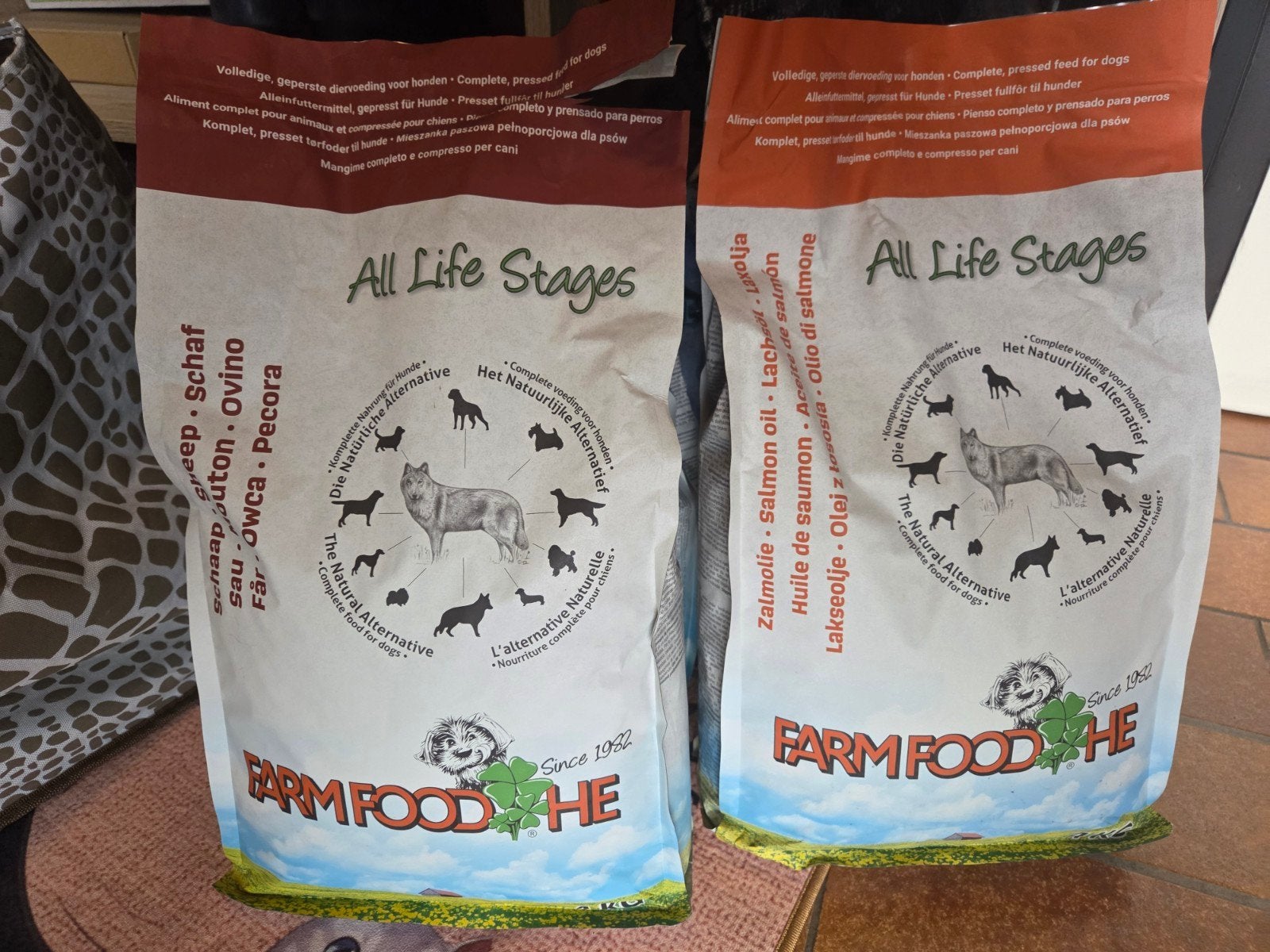 twee zakken van 4 kg hondenvoeding farmfood he, Animaux & Accessoires, Enlèvement, Chien