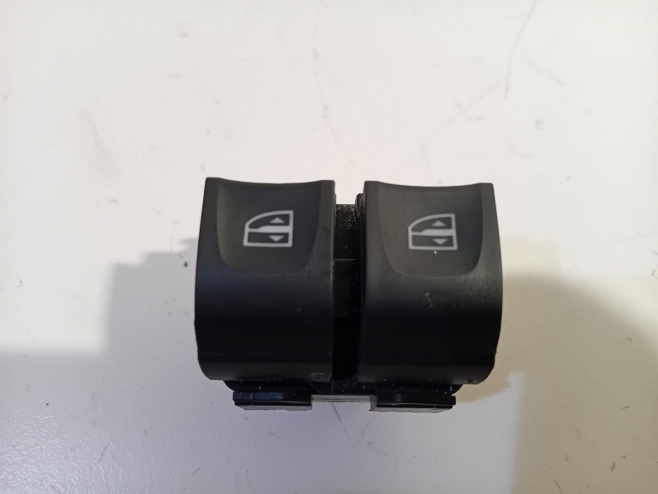 Bedieningspaneel elektrische ramen Renault Trafic, Onderdelen@venauto.nl, Van der Ven Autorecycling B.V., Gebruikt, Ettenseweg 76, 4706 PB Roosendaal, The Netherlands