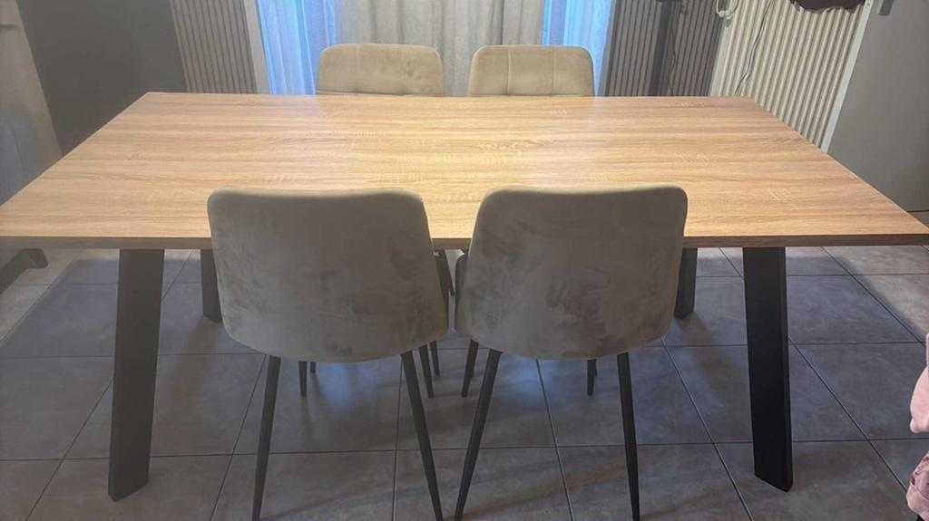 Eettafel zonder stoelen te koop!, Ophalen, Gebruikt, Vijf personen of meer