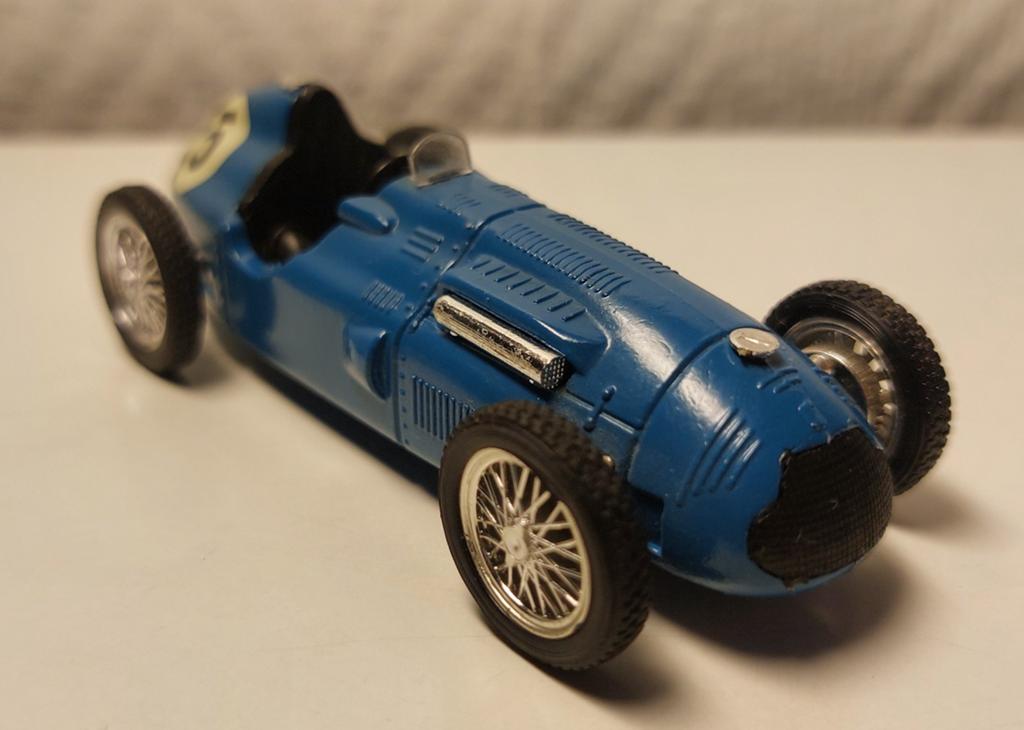 Voiture de course F1 bleue des années 1950 à l'échelle 1/43, Hobby & Loisirs créatifs, Enlèvement ou Envoi, Utilisé, Voiture, Autres marques