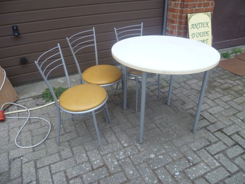 MODERNE TAFEL + 3 STOELEN, Ophalen