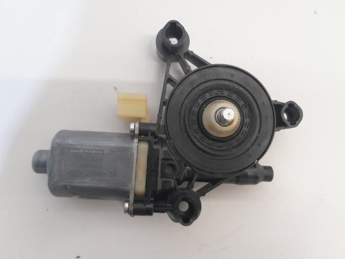 Moteur de vitre portière d'un Volkswagen Golf, Volkswagen, -, -, -