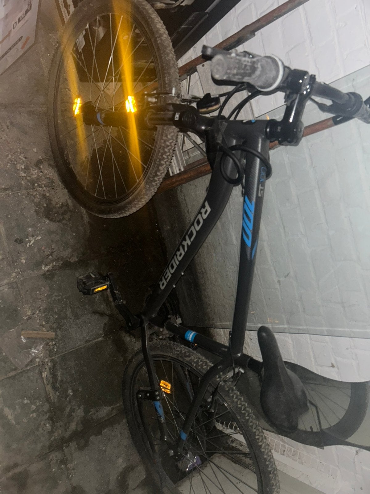 Velo pneu dégonflé, Vélos & Vélomoteurs, Enlèvement, Comme neuf