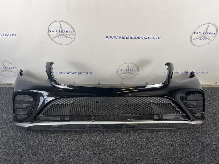 Voorbumper van een Mercedes GLC-Klasse (197), Gebruikt, -, Bumper, -