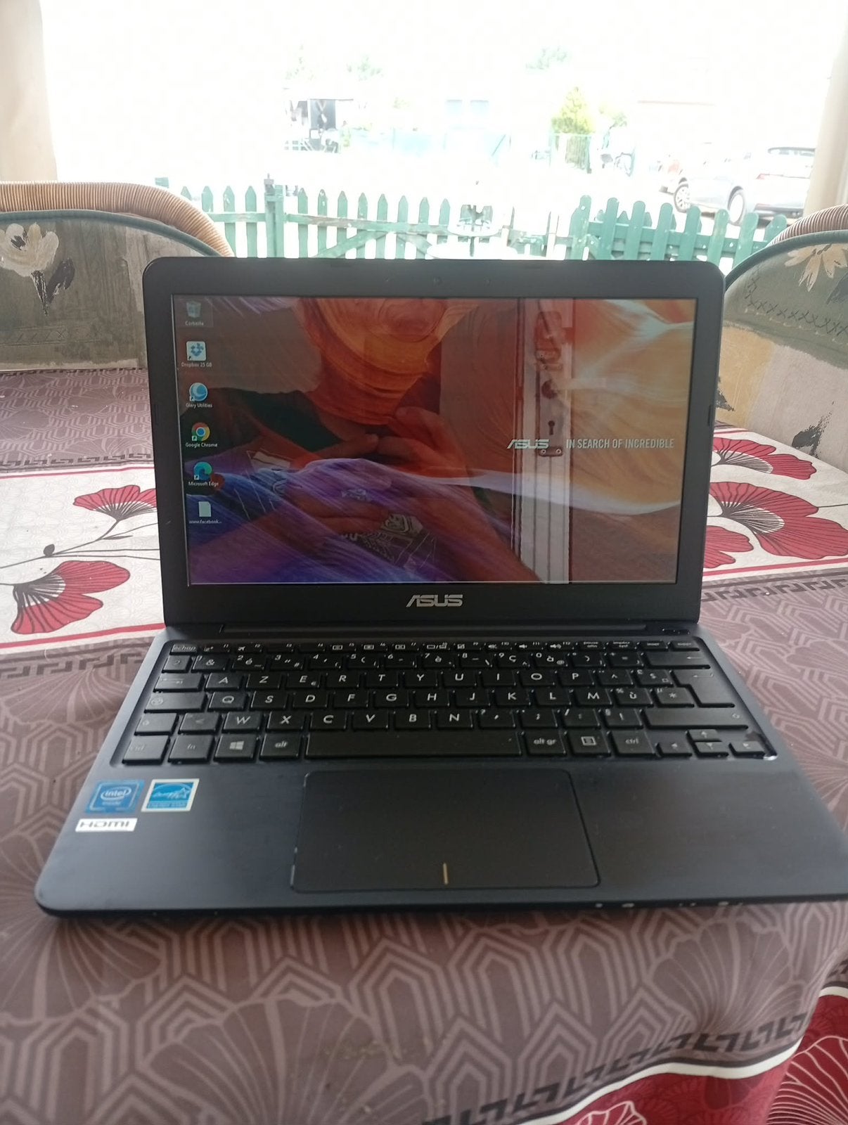 Recente lichtgewicht en compacte Asus-pc werkt perfect, Ophalen of Verzenden, Zo goed als nieuw