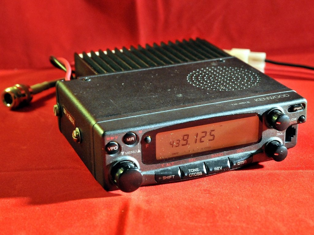 kenwood TM 451 of 251  GEZOCHT/GEVRAAGD., Ophalen of Verzenden, Gebruikt, Zender en Ontvanger