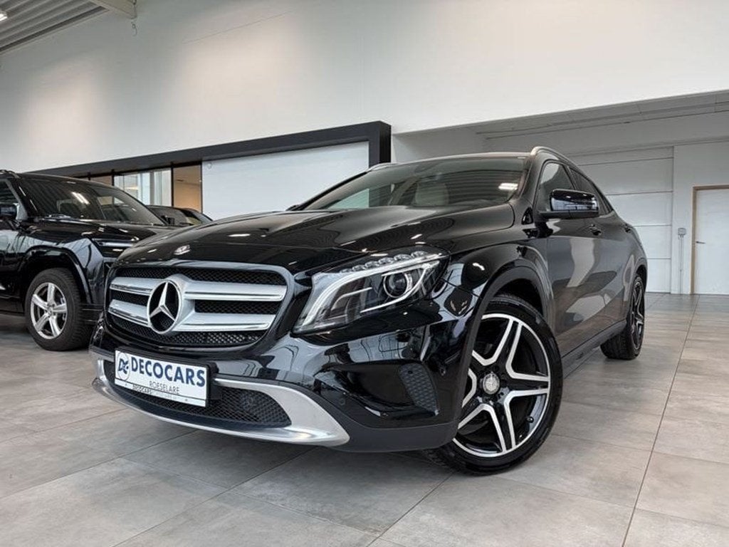 Mercedes-Benz GLA 200 AMG velgen / Panoramisch dak / Naviga, Auto's, Automaat, Zwart, 5 zetels, 5 deurs