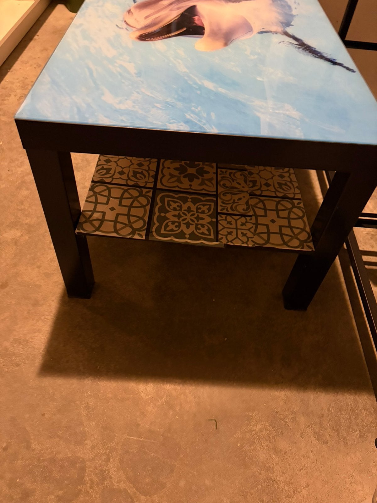 Bonjour je vends une table de salon dauphin, Enlèvement