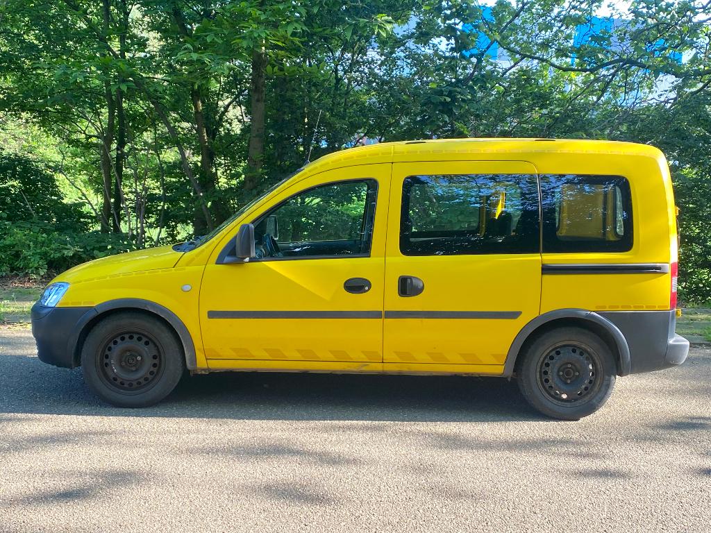 Opel Combo - 2010 - 1.4 Benzine - 5 plaatsen - Incl. BTW, Voorwielaandrijving, Monovolume, Leder en Stof, Bedrijf
