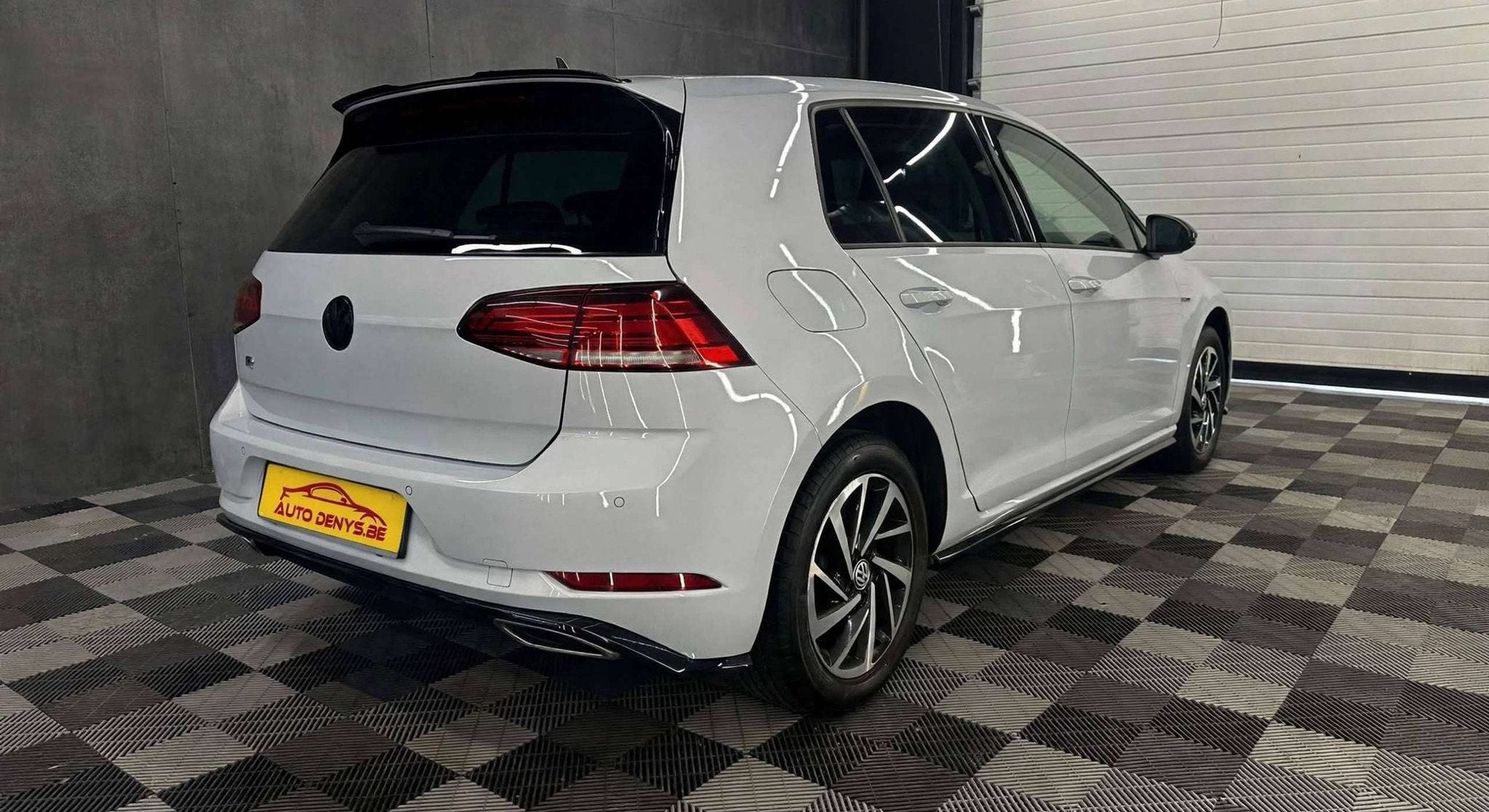Volkswagen Golf 1.0 TSI bj. 2019 R-Line, Auto's, Gebruikt, Wit, Bedrijf, 5 deurs