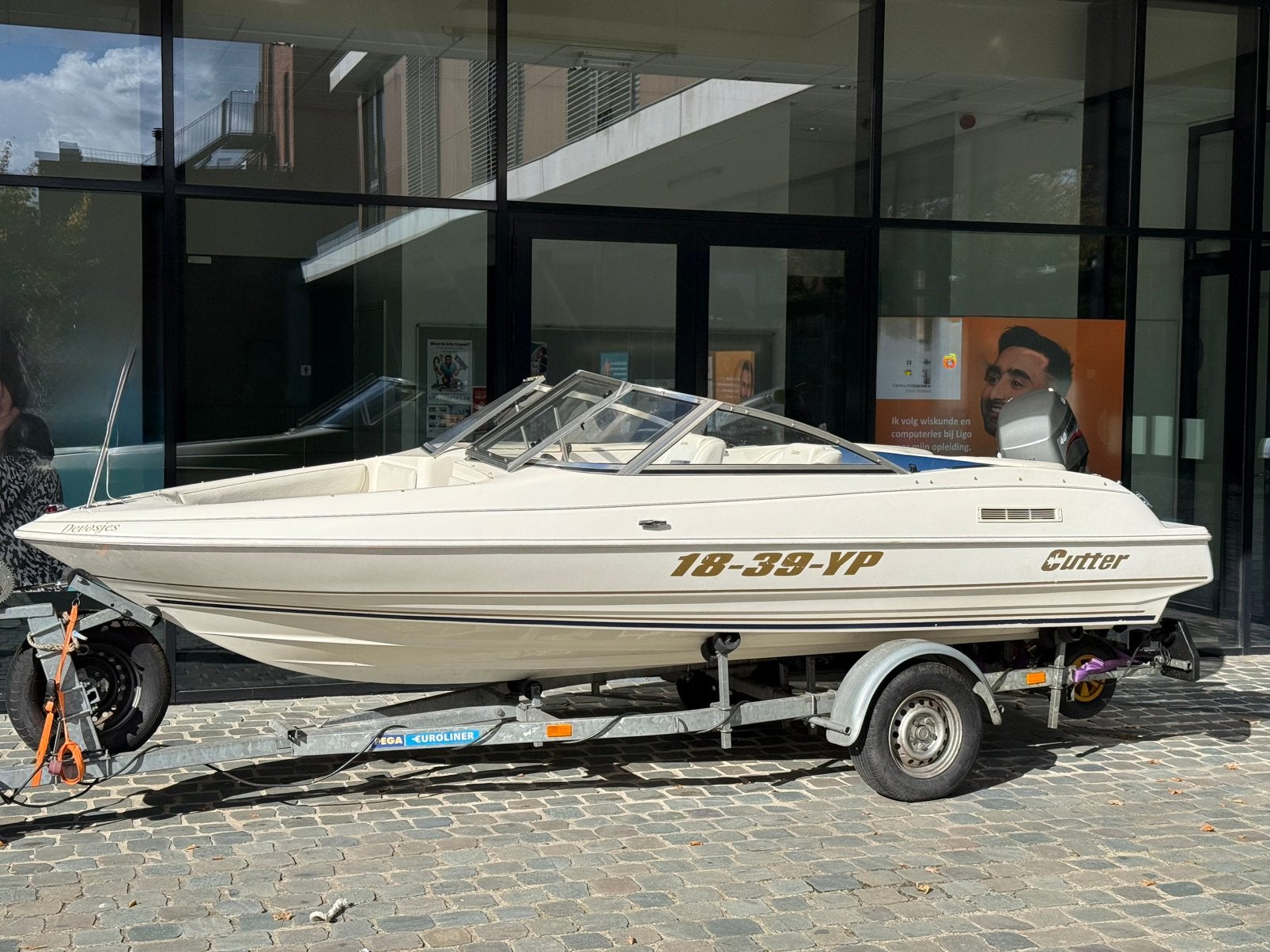 Motorboot met trailer, Watersport en Boten, Ophalen, Zo goed als nieuw, Buitenboordmotor