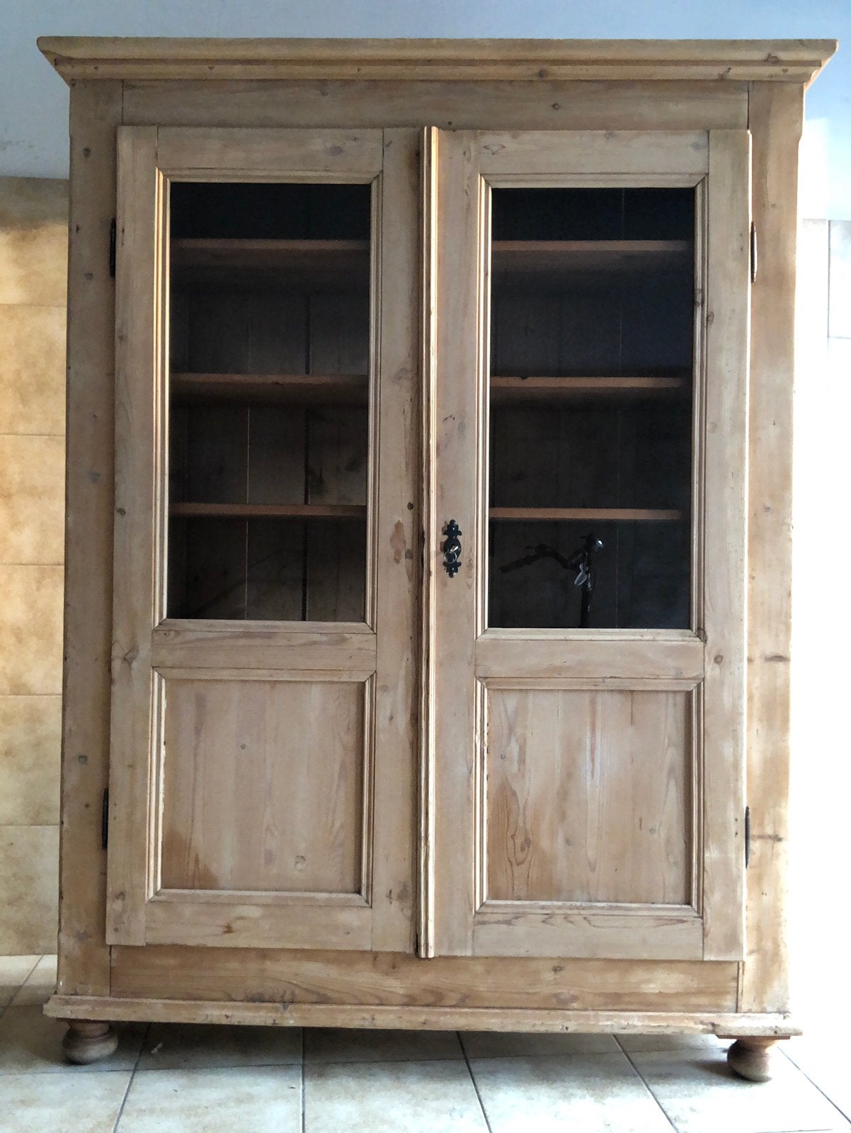 Grenen kast, Maison & Meubles, Armoires | Dressoirs, Utilisé, 150 à 200 cm, 25 à 50 cm, Avec tablette(s), Verre, Enlèvement