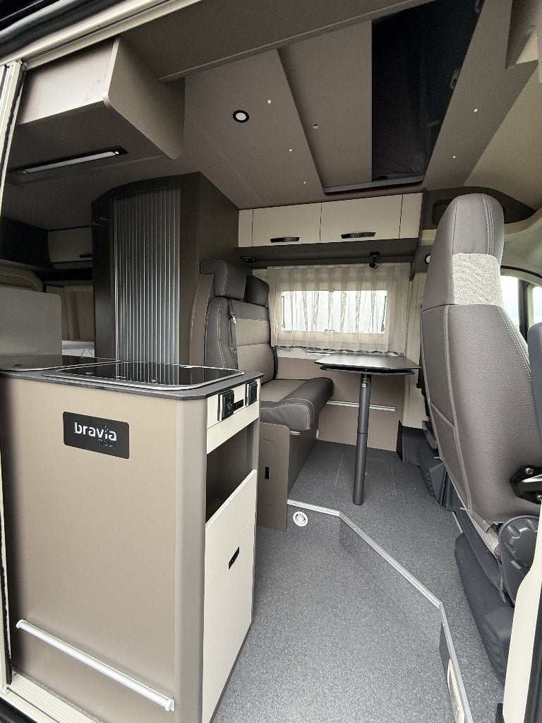 Bravia Mobil Swan 599 Pop 4pers. | Nouveau | Boite Auto, Caravanes & Camping, Camping-cars, Jusqu'à 4, Auvent, 5 à 6 mètres, Diesel