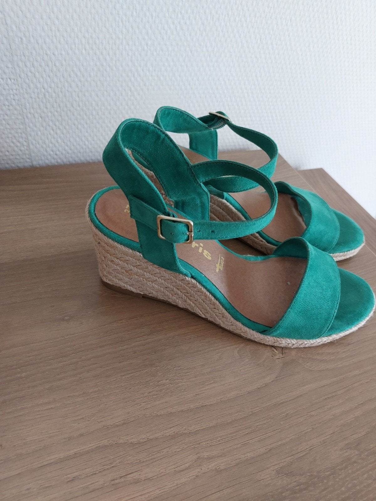 Sandales neuves tamaris, Enlèvement, Vert