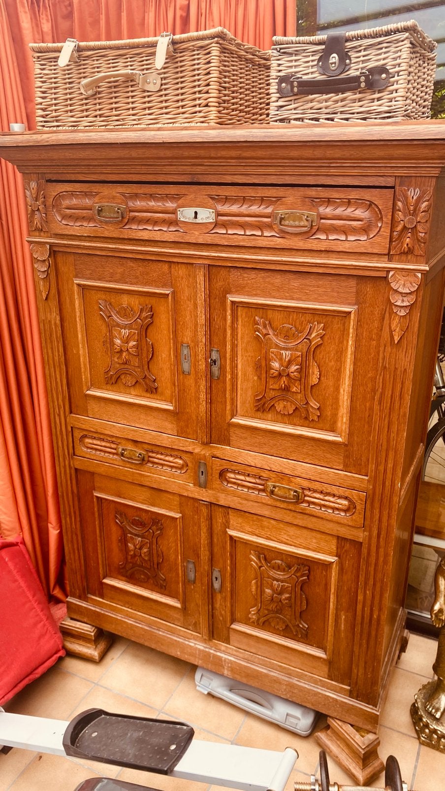 Antieke houten kaat met prachtige versiersels, Ophalen
