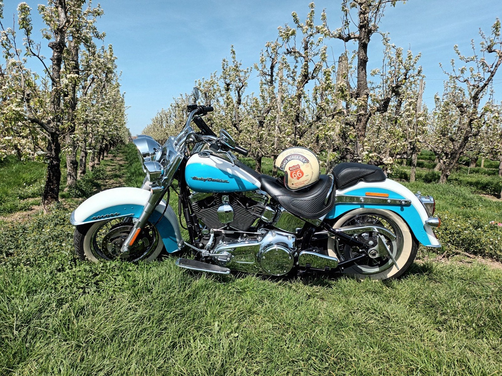 Harley Davidson softail deluxe, Motos, Motos | Harley-Davidson