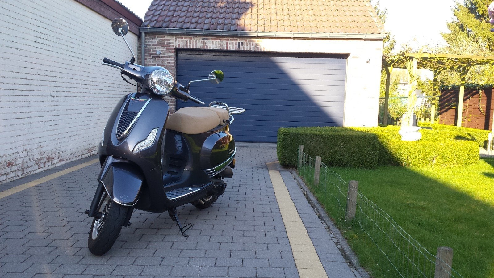 scooter van het merk razzo, Fietsen en Brommers, Ophalen