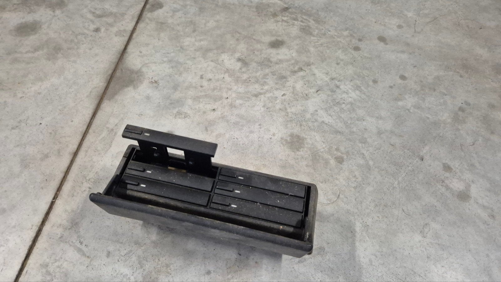bmw e36 cassette opbergbox middenconsole, Ophalen