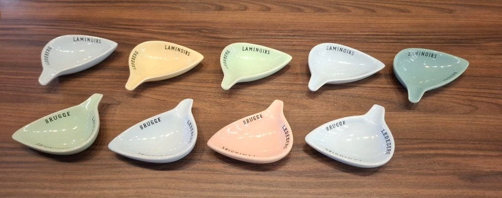 Plats « Bruges - Ledeberg » en porcelaine., Collections, Enlèvement ou Envoi, Comme neuf, Porcelaine, Assiette ou Plat