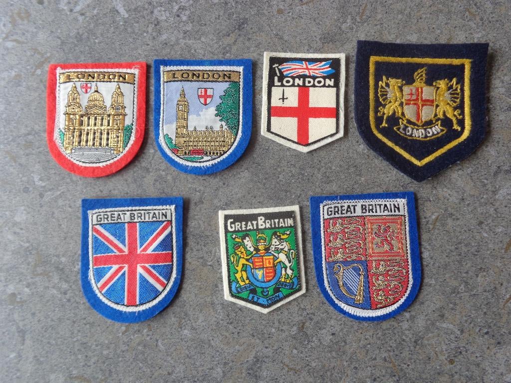7 anciens écussons en tissu de Grande Bretagne, Collections, Enlèvement