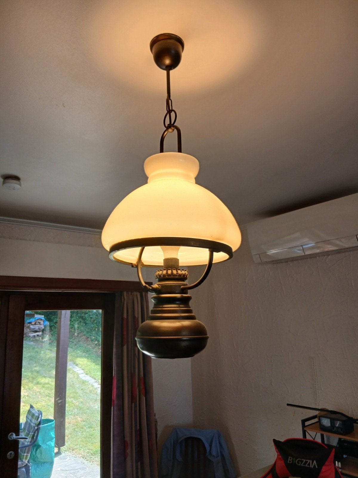 Lustre ancien, Enlèvement ou Envoi