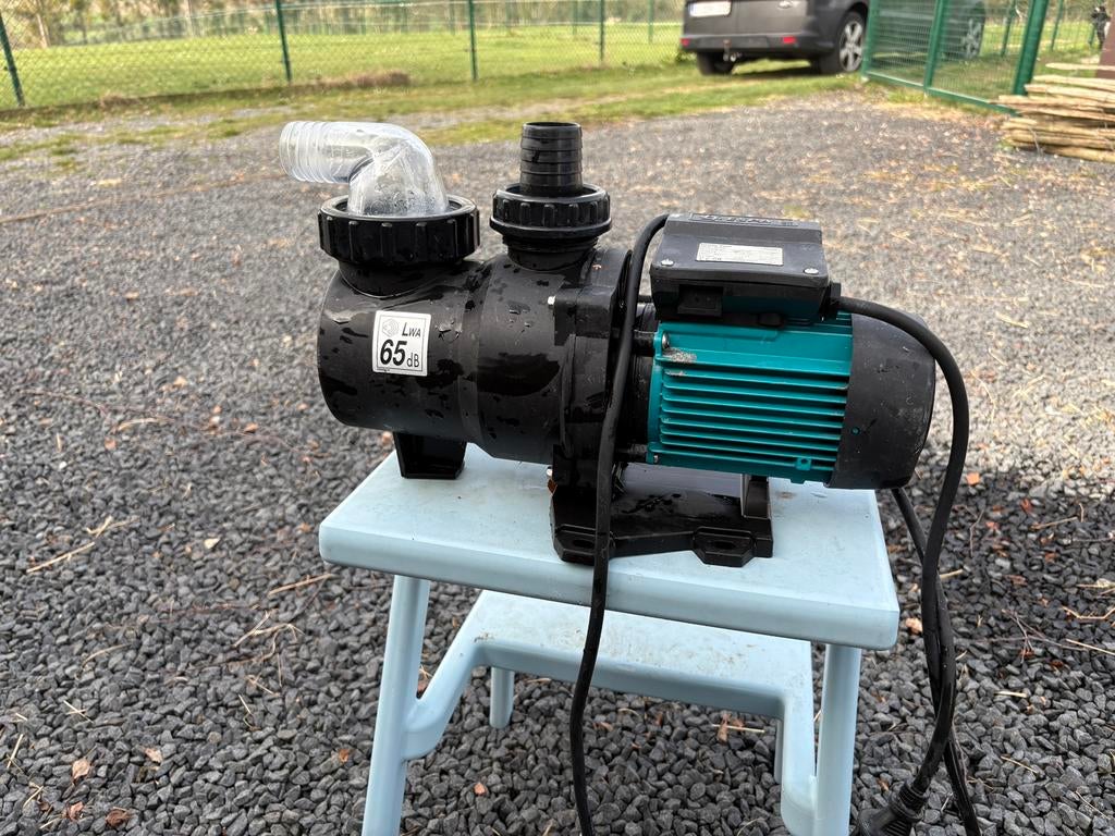 Vijverpomp met waterbak en rooster, Tuin en Terras, Ophalen, Gebruikt