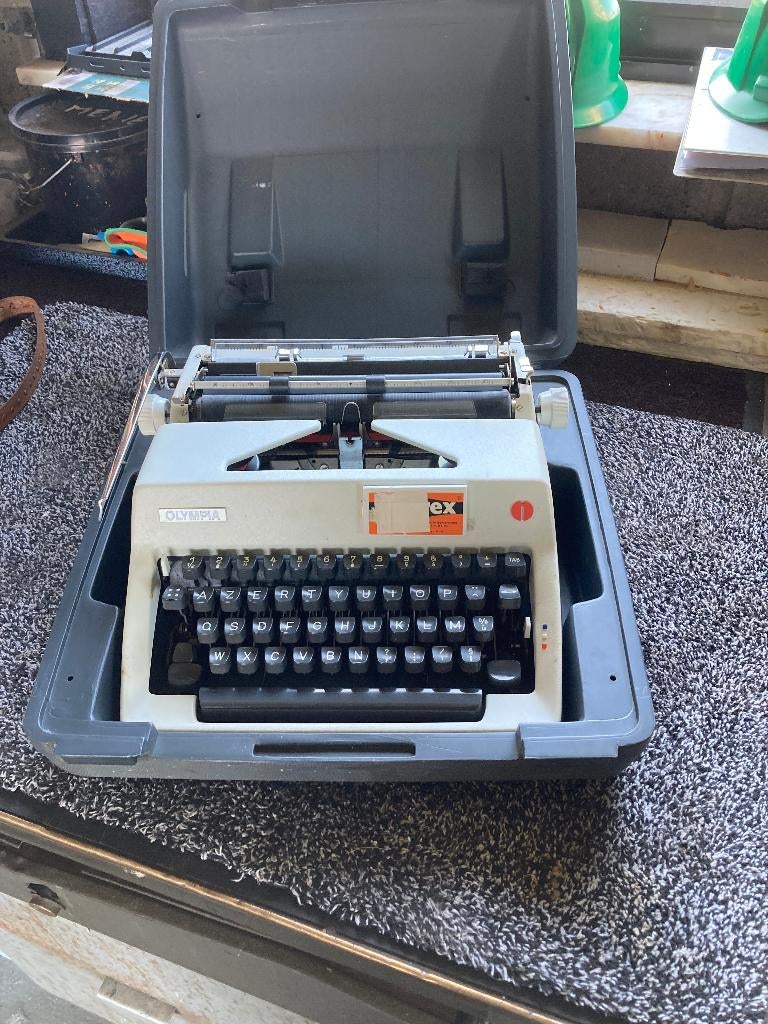 machine à écrire, Enlèvement, Comme neuf