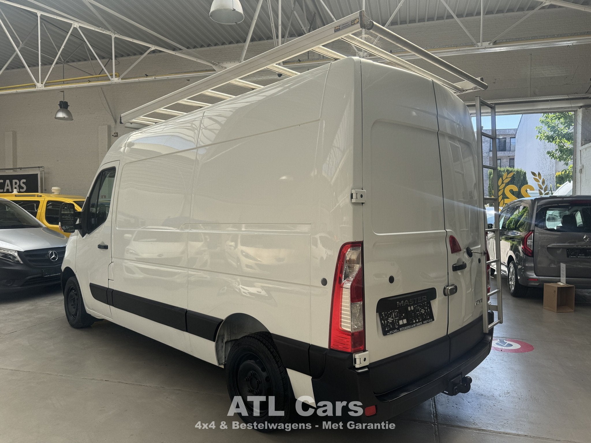 Renault Master 2.3 Diesel | Lichte vracht | EURO 5 | Trekhaa, 4 deurs, Gebruikt, 4 cilinders, 136 pk