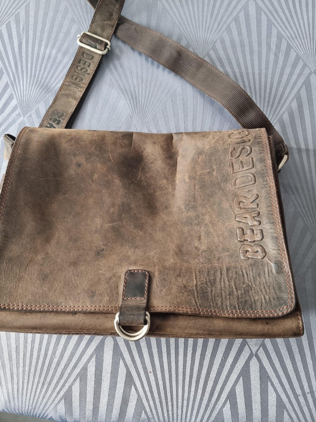 “In heel goede staat, nauwelijks gebruikssporen”

“Leer is m, Handtassen en Accessoires, Tassen | Schoudertassen, Ophalen of Verzenden
