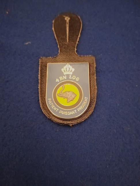 Breloque du 4 Bn. Log., Collections, Enlèvement ou Envoi, Armée de terre, Emblème ou Badge