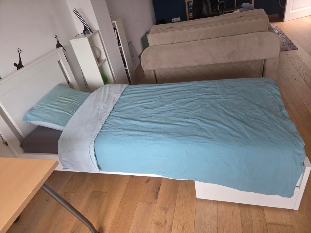 2x volledige stevige IKEA eenpersoonsbedden met lades, Huis en Inrichting, Slaapkamer | Bedden, Ophalen