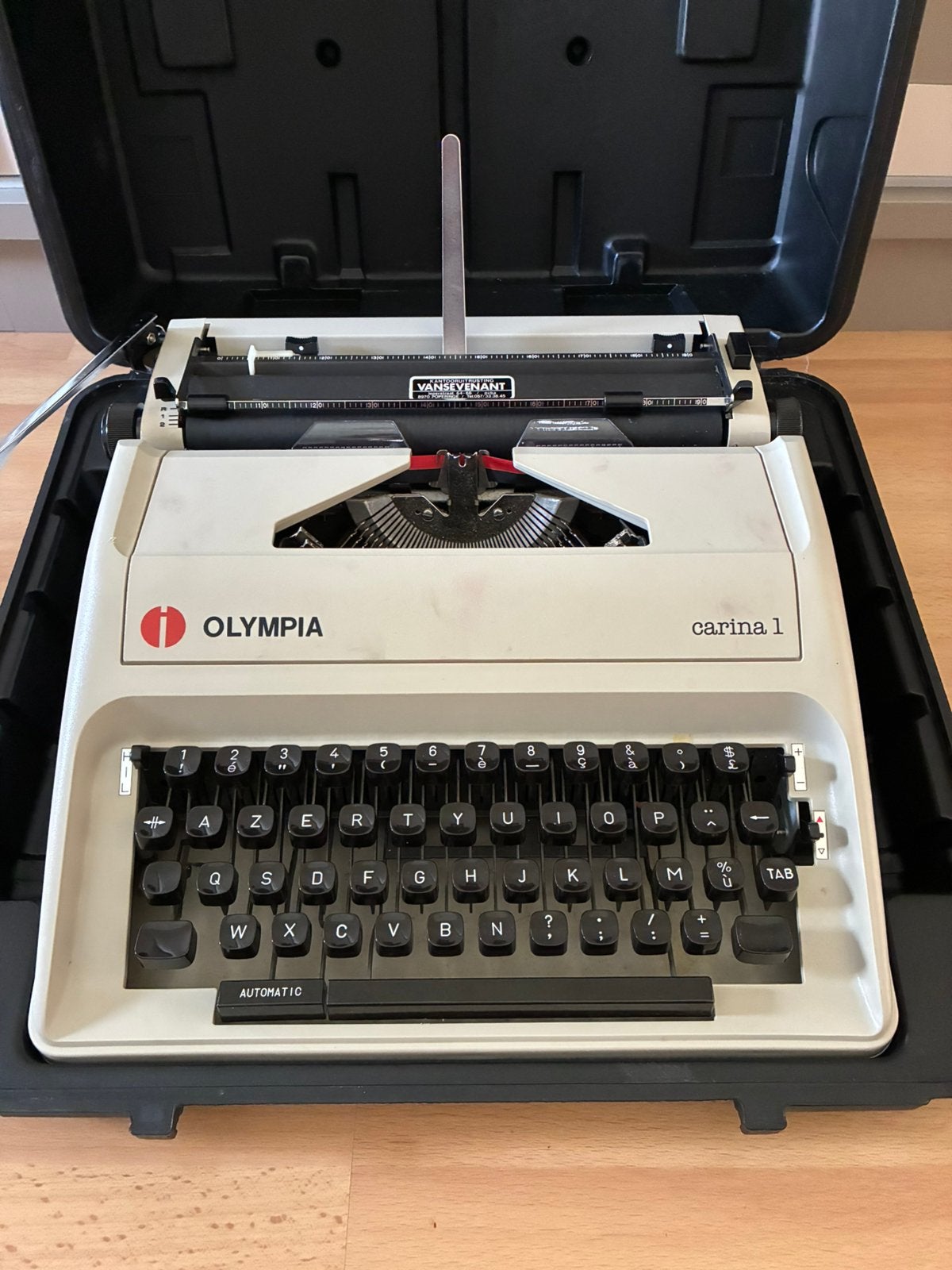 Typmachine olympia carina 1 met koffer, Diversen, Ophalen, Zo goed als nieuw