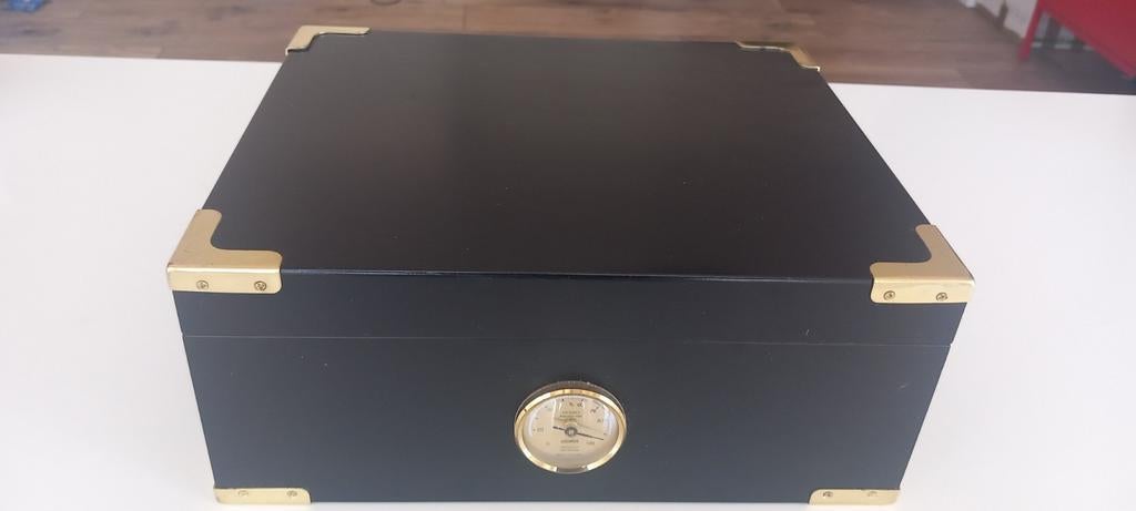 Humidor Adorini Modena Deluxe, Ophalen