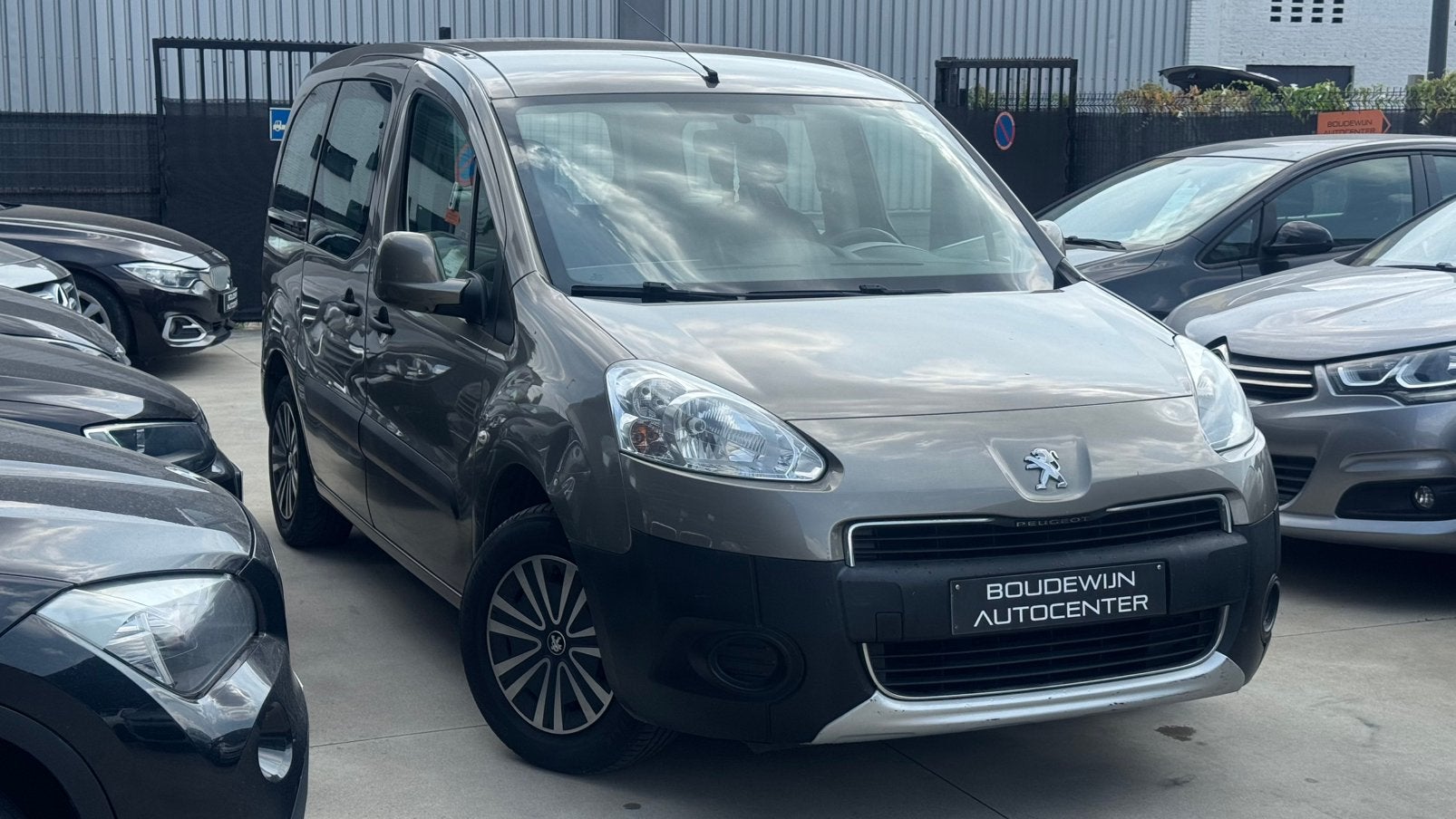 Peugeot Partner 1.6Benzine 2013 151.xxxkm Gekeurd Verkoop, Voorwielaandrijving, Stof, Zwart, https://public.car-pass.be/vhr/23fa4b84-61da-4ac4-85e5-6b2145702be9