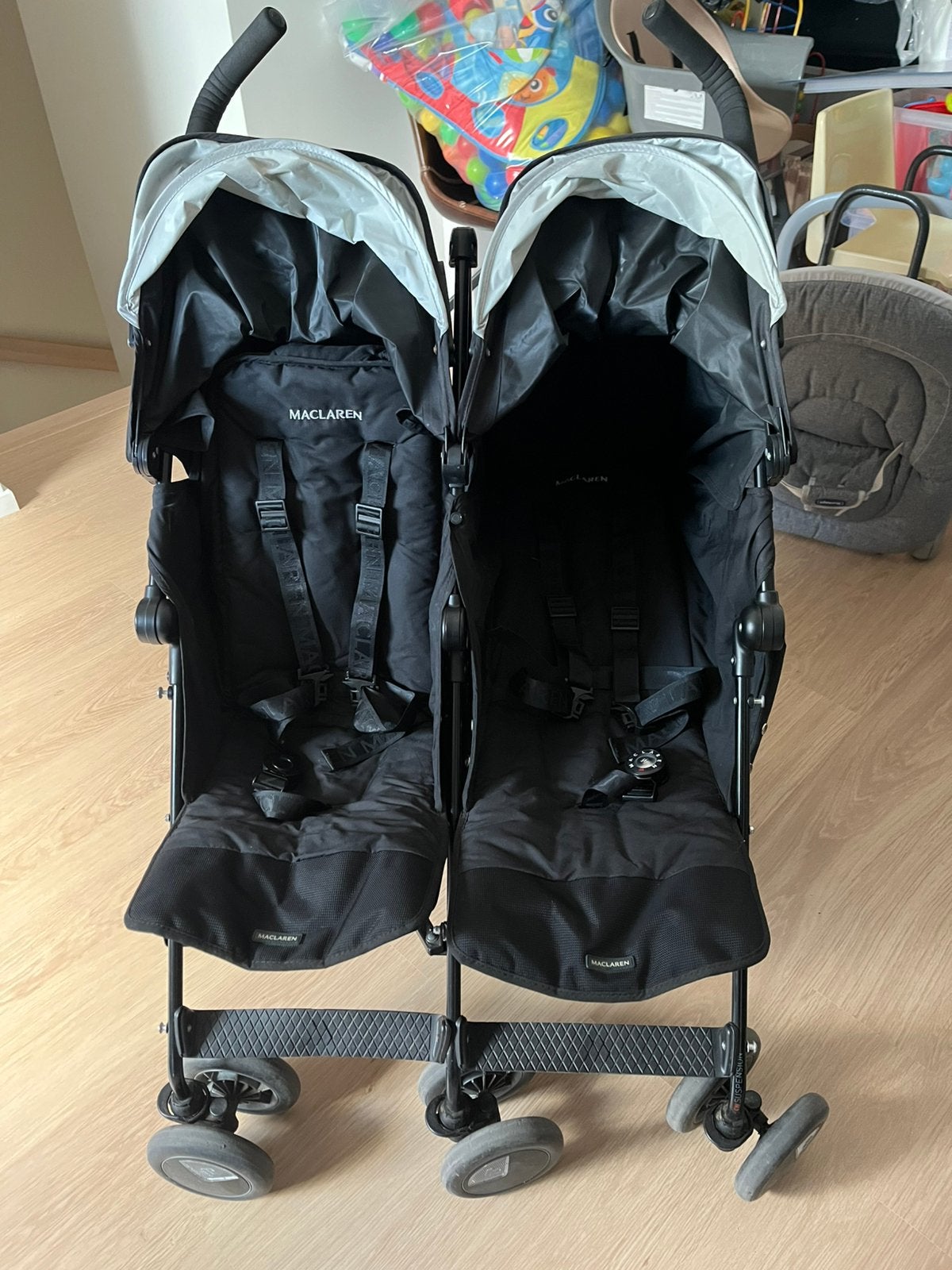 Maclaren dubbele Buggy, Ophalen, Zo goed als nieuw