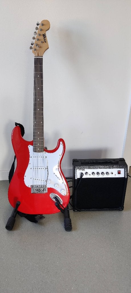 Elektrische gitaar set voor beginners + versteker, Met versterker, Zo goed als nieuw, Solid body, Ophalen