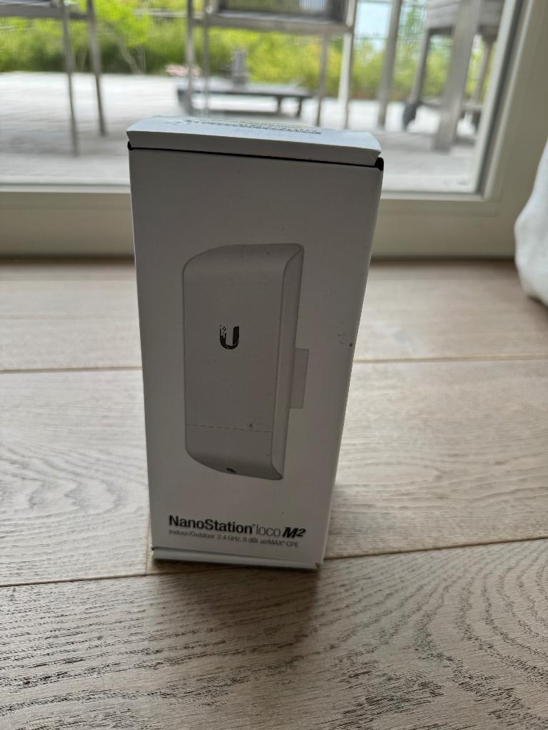 Ubiquiti NanoStation M2 Loco + POE Adapter, Computers en Software, Accesspoints, Ophalen, Zo goed als nieuw, Ubiquiti