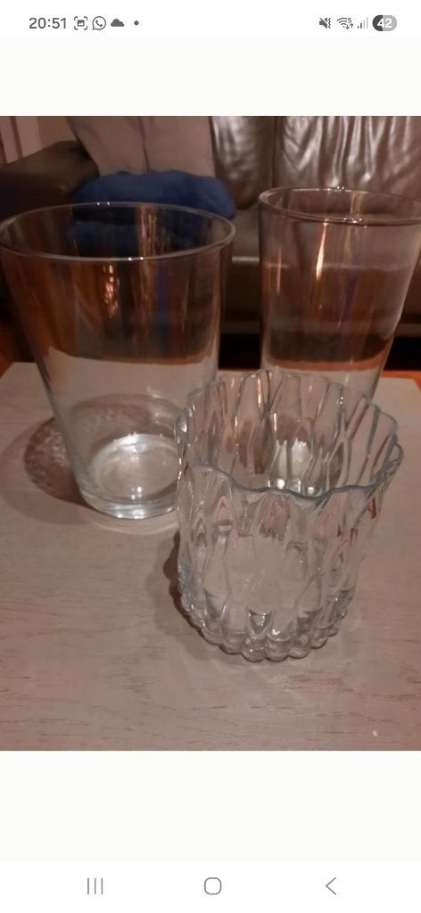 3 vazen, Ophalen