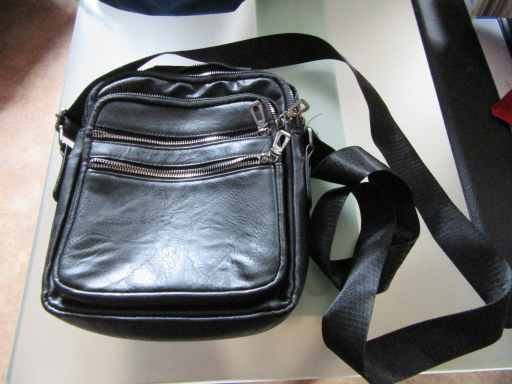 sac pochette bandoulière et poignée en cuir noir, Bijoux, Sacs & Beauté, Enlèvement, Utilisé, Noir, Cuir