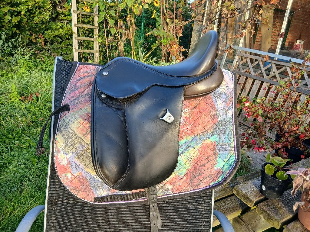 Bates kinderdressuurzadel 14", Dieren en Toebehoren, Ophalen, XS (15.5 inch of kleiner), Dressuur, Bates