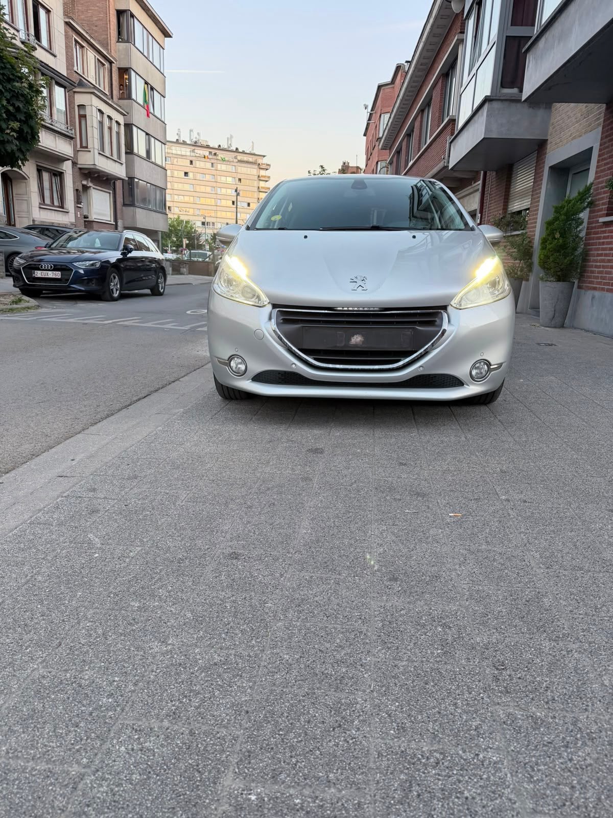 Peugeot 208 1er propriétaire 191dkm new 0485905657, Entreprise, Boîte manuelle, 5 portes, Tissu