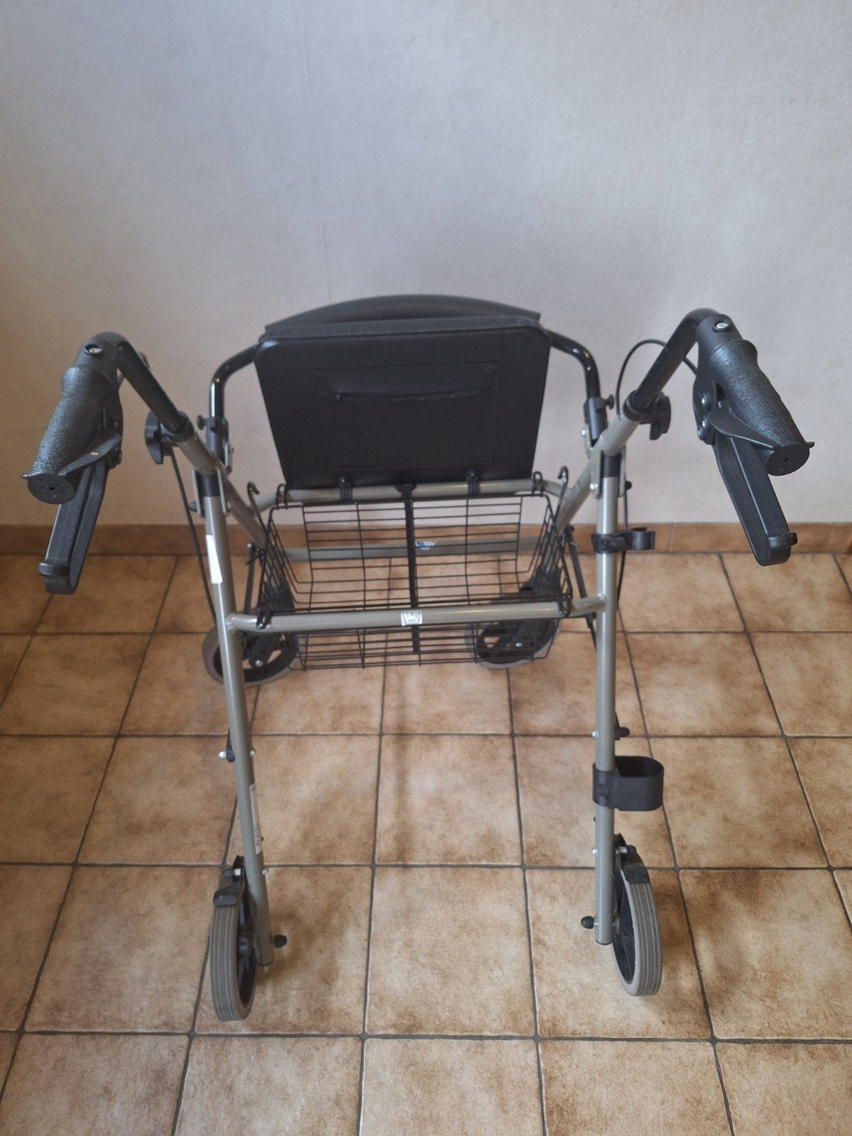 rollator met opbergruimte en remmen, Enlèvement, Comme neuf