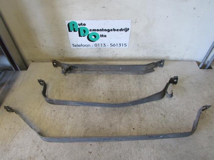 Réservoir carburant étrier d'un Opel Zafira (Zafira A 99-), -, Opel, 3 mois de garantie, Utilisé