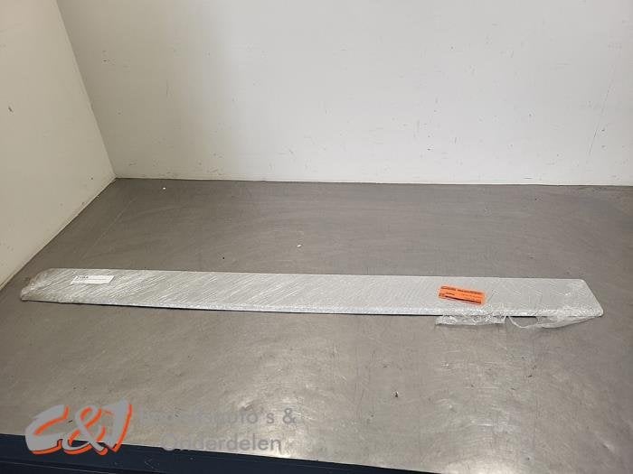 Couverture pare-chocs arrière d'un Renault Trafic (GRIJS), Neuf, Renault, -, 3 mois de garantie