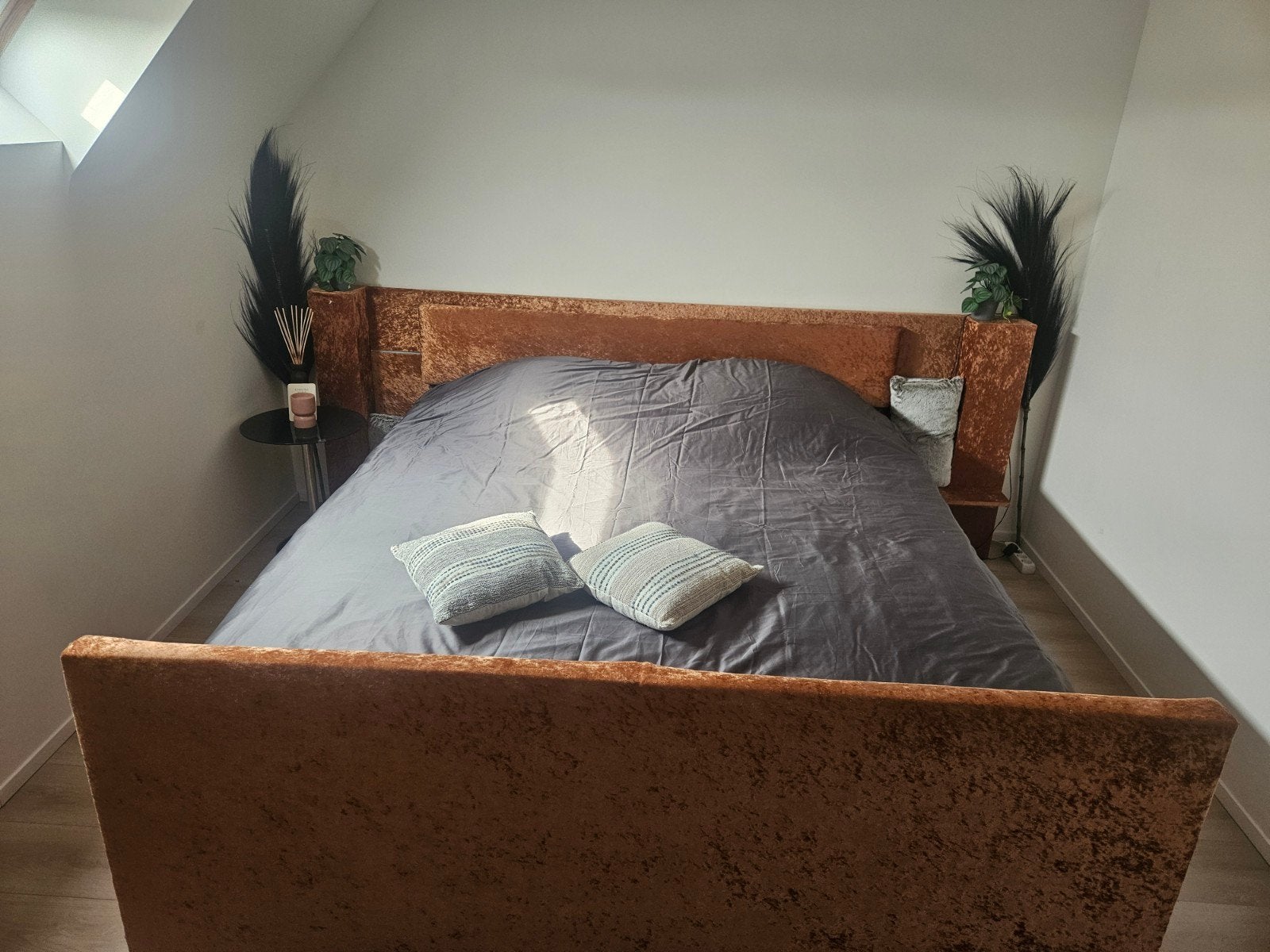 2persoonsbed 200cmx180cm, Enlèvement, Comme neuf, Deux personnes, Gestoffeerd
