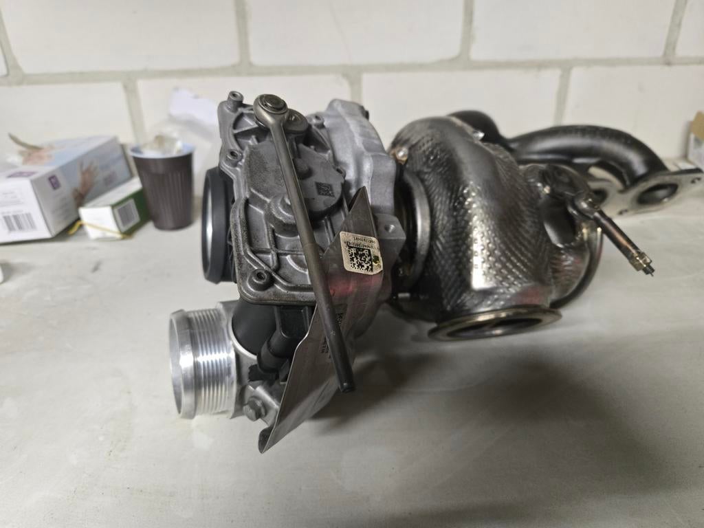 Mercedes AMG Turbo A1391420000 et A1390903500, Enlèvement, Utilisé, Mercedes-Benz