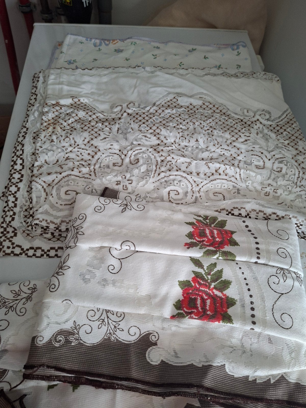 a vendre 5€  nappe napperon et autre, Antiquités & Art, Enlèvement