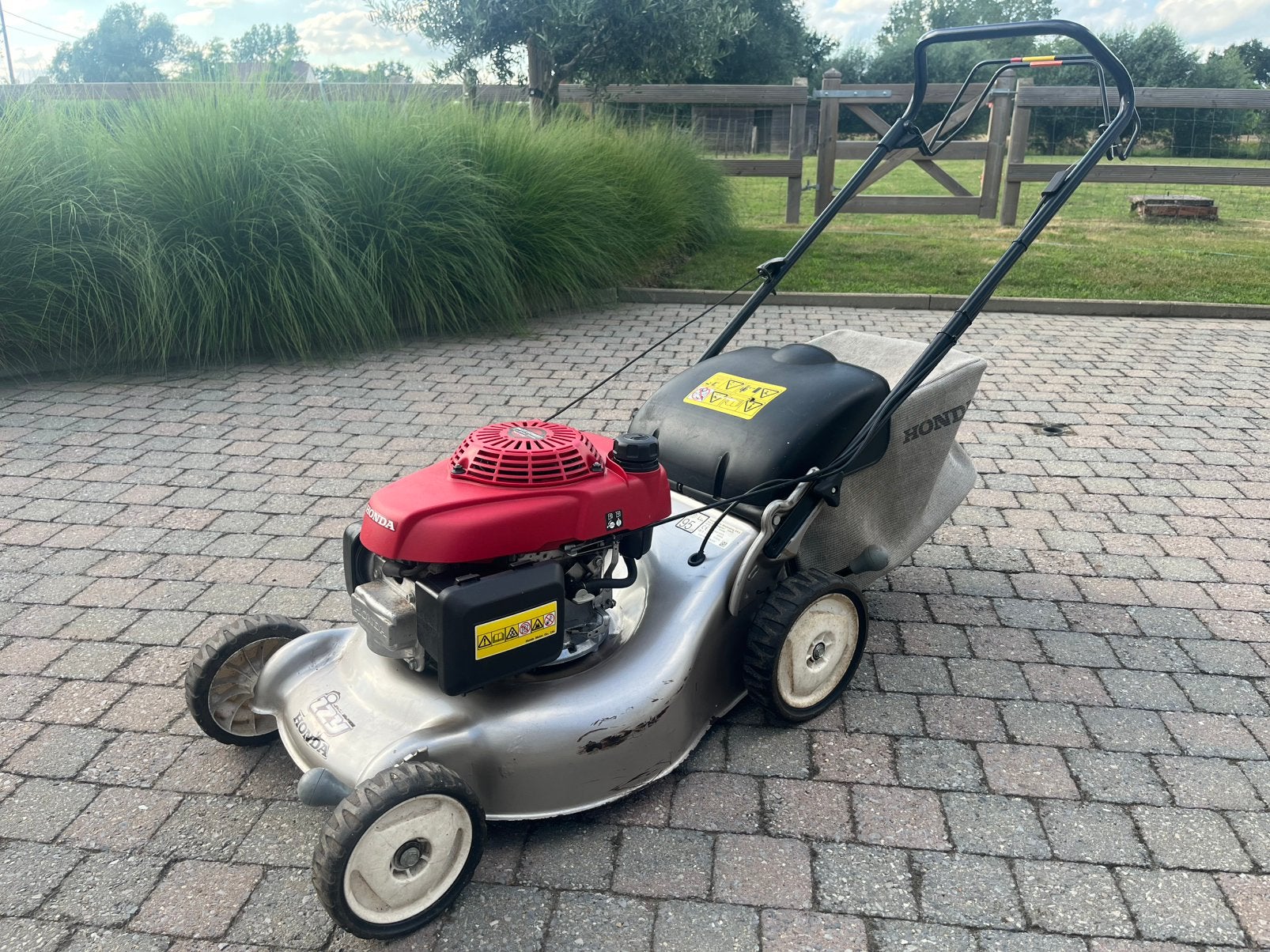 Honda HRG 465 SKEA (IZY 46 cm zelftrekker), Tuin en Terras, Grasmaaiers, Ophalen, Cirkelmaaier, Gebruikt, 40 t/m 49 cm